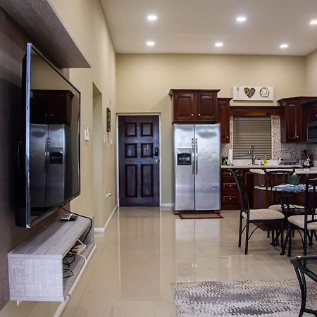 Comfort Homes Кингстон Экстерьер фото